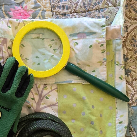 Wooden Magnifying Glass - Picture 1 of 2